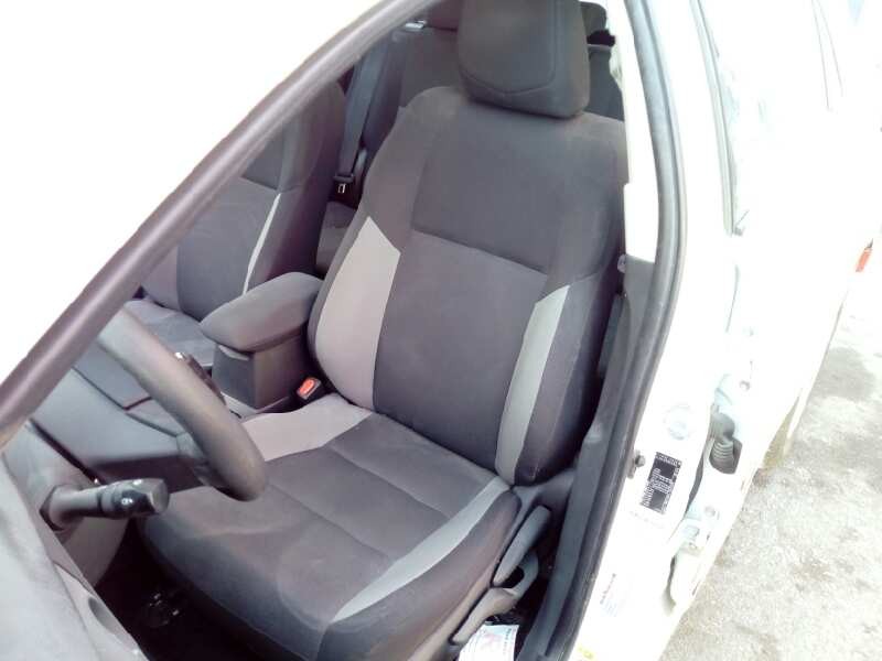 toyota auris del año 2017