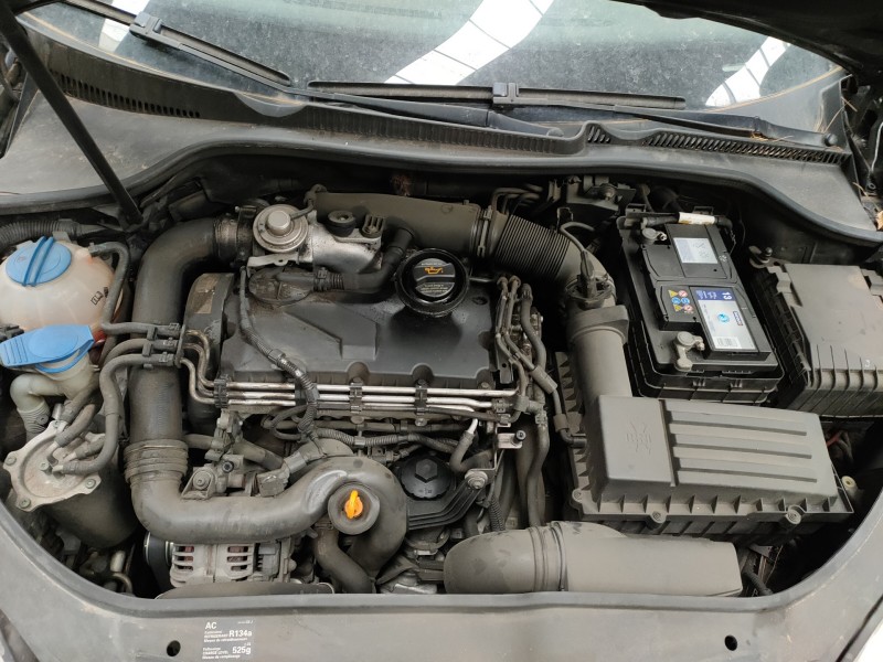volkswagen golf v berlina (1k1) del año 2003