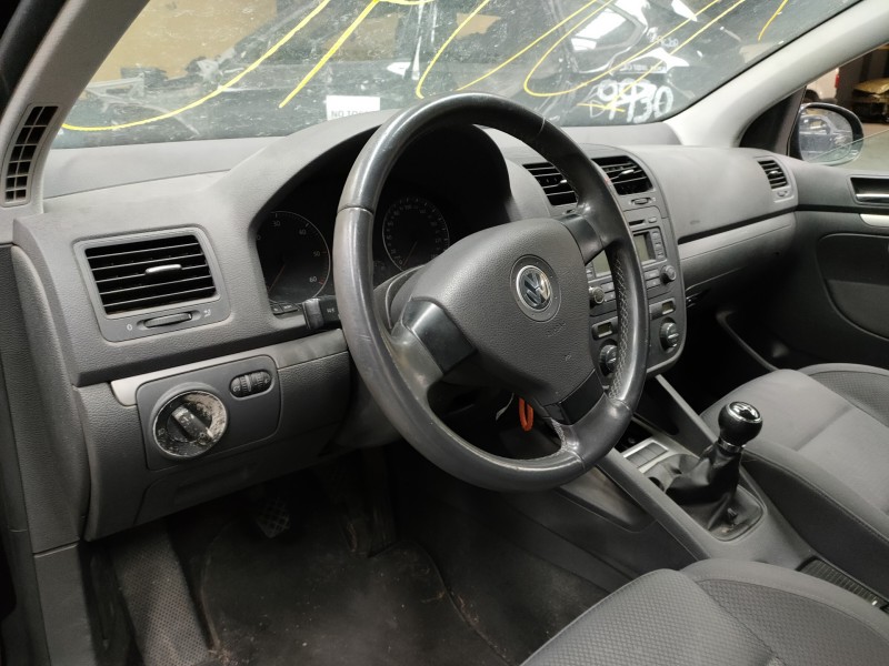 volkswagen golf v berlina (1k1) del año 2003