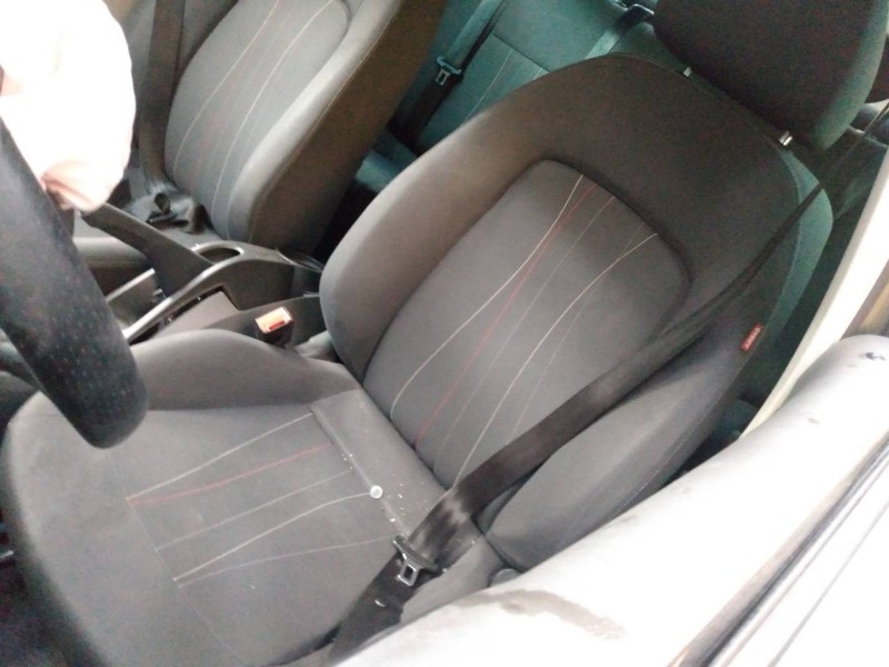 seat ibiza (6j5) del año 2012