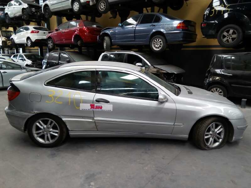 mercedes-benz clase c (w203) sportcoupe del año 2001