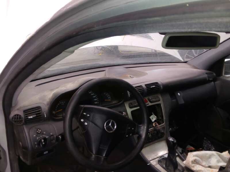mercedes-benz clase c (w203) sportcoupe del año 2001