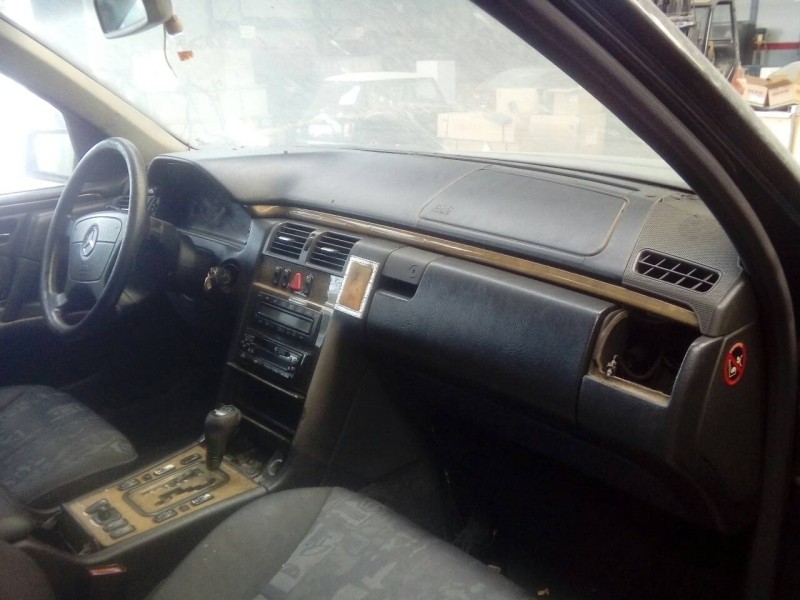 mercedes-benz clase e (w210) berlina diesel del año 1999