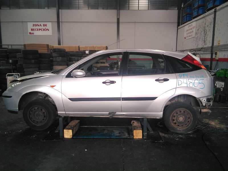 ford focus berlina (cak) del año 2001