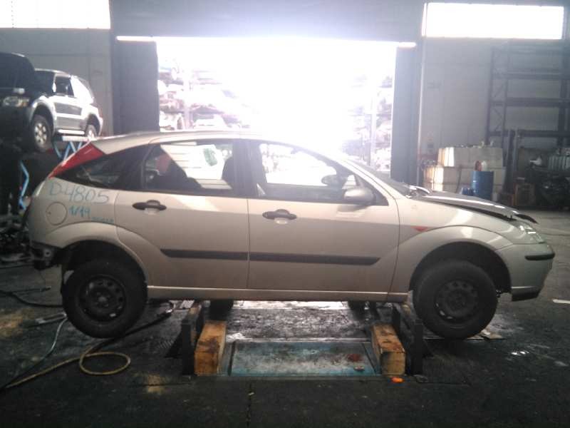 ford focus berlina (cak) del año 2001