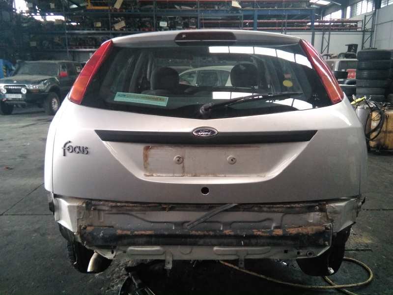 ford focus berlina (cak) del año 2001