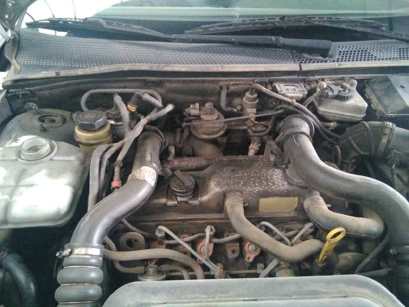 ford focus berlina (cak) del año 2001