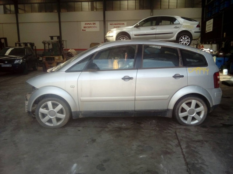 audi a2 (8z) del año 2000