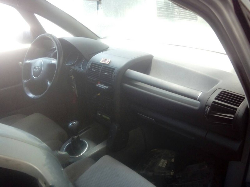 audi a2 (8z) del año 2000
