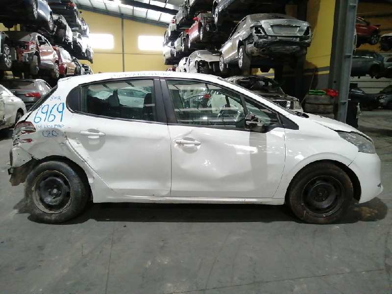 peugeot 208 del año 2014