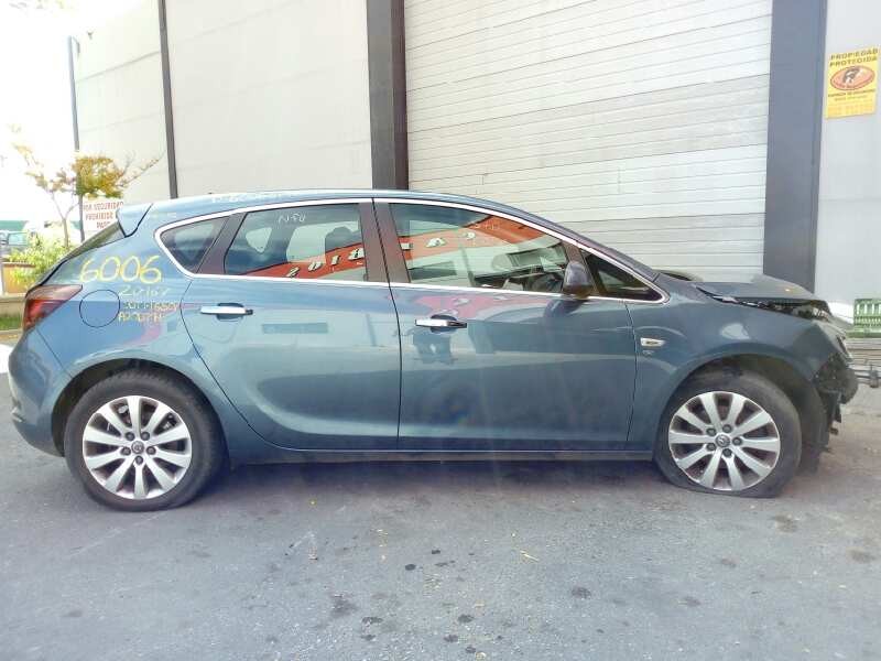 opel astra j lim. del año 2011