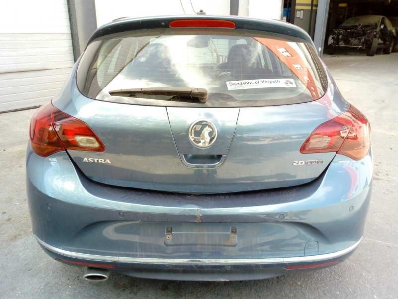 opel astra j lim. del año 2011