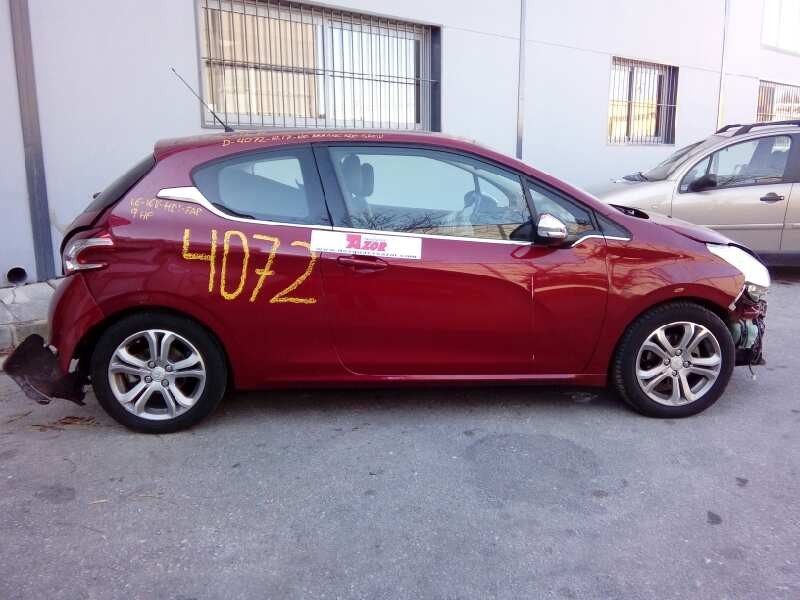 peugeot 208 del año 2012