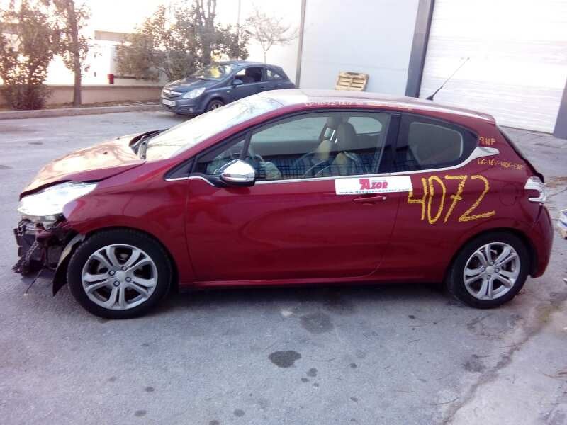 peugeot 208 del año 2012