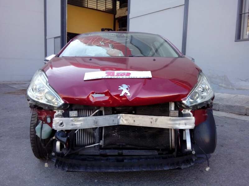 peugeot 208 del año 2012