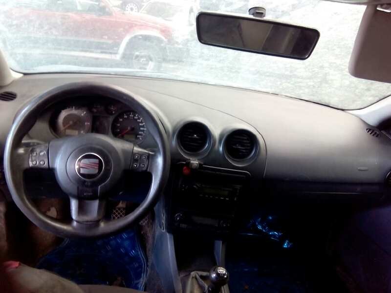 seat ibiza (6l1) del año 2008