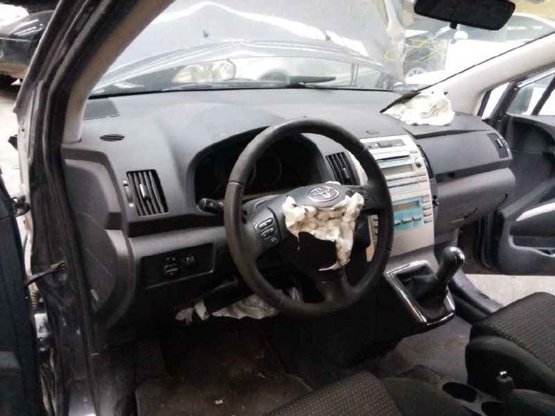 toyota corolla verso (r1) del año 2008
