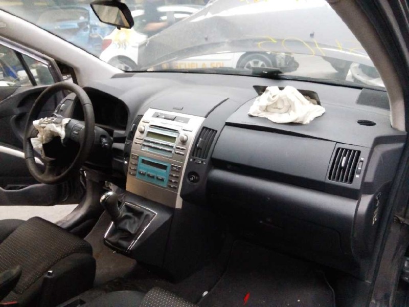 toyota corolla verso (r1) del año 2008