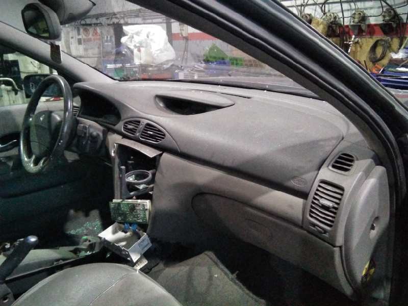 renault laguna ii (bg0) del año 2003