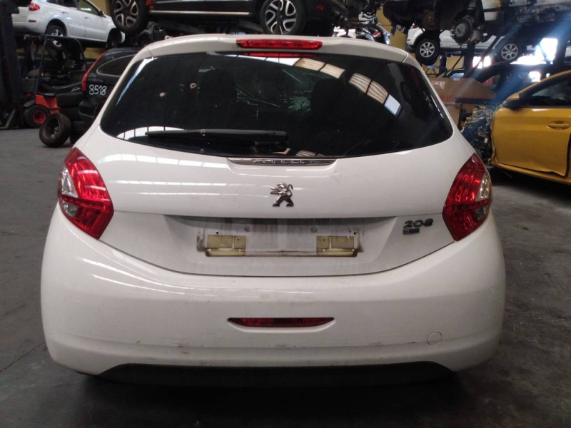 peugeot 208 del año 2012