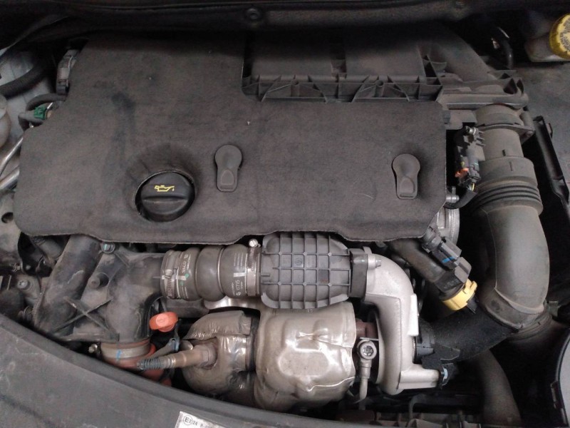 peugeot 208 del año 2012