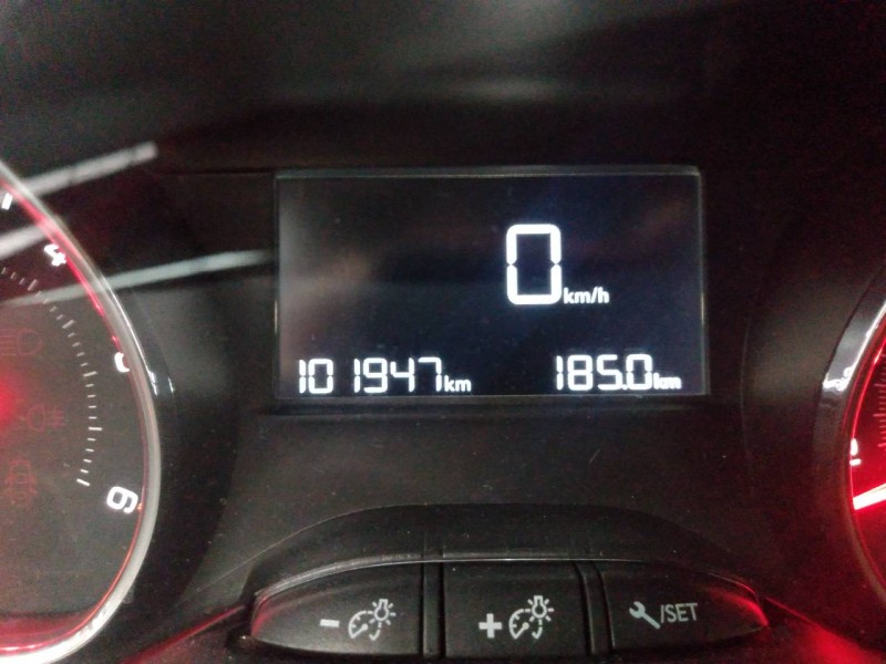 peugeot 208 del año 2012