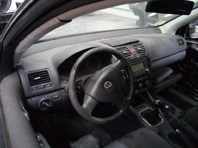 volkswagen golf v berlina (1k1) del año 2003