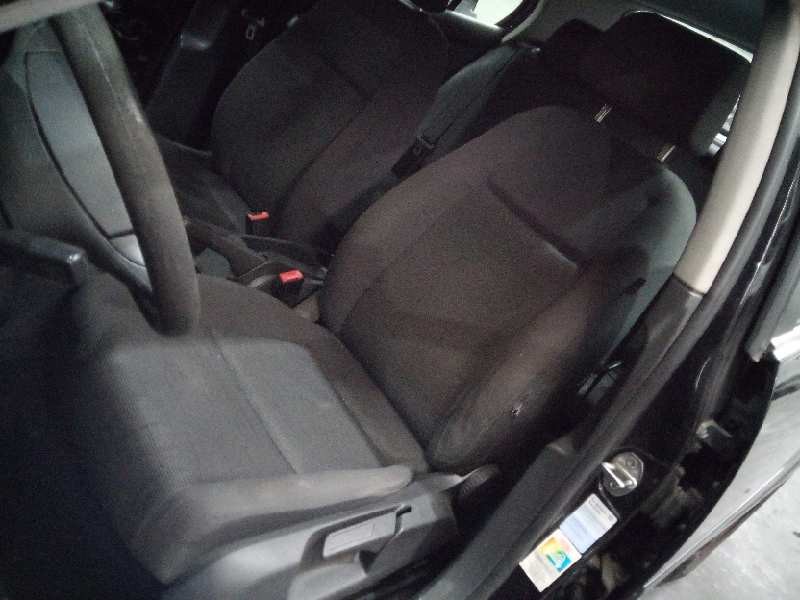volkswagen golf v berlina (1k1) del año 2003