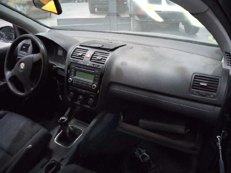 volkswagen golf v berlina (1k1) del año 2003