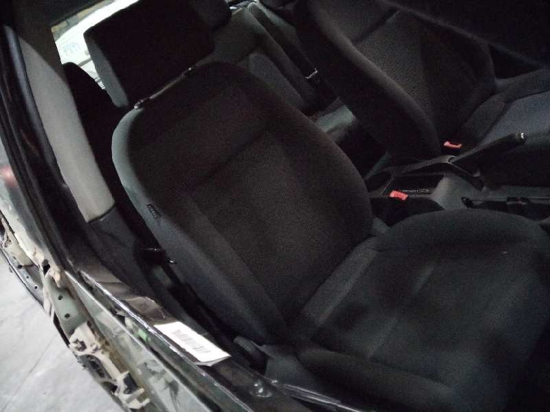 volkswagen golf v berlina (1k1) del año 2003