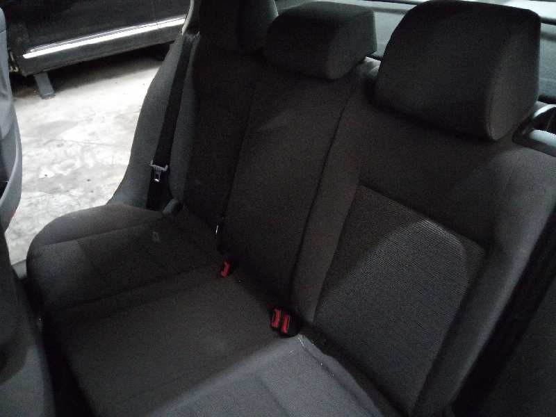 volkswagen golf v berlina (1k1) del año 2003
