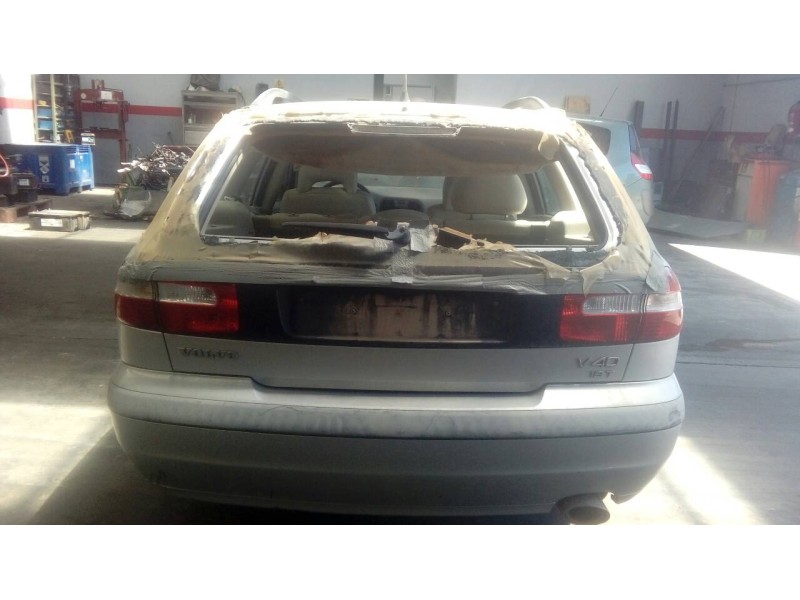 volvo v40 familiar del año 2002