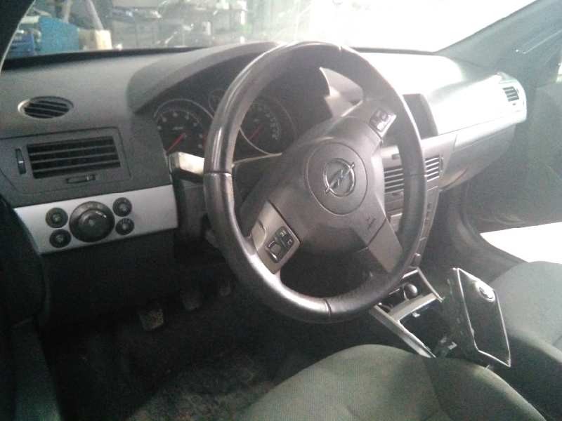 opel astra h berlina del año 2007