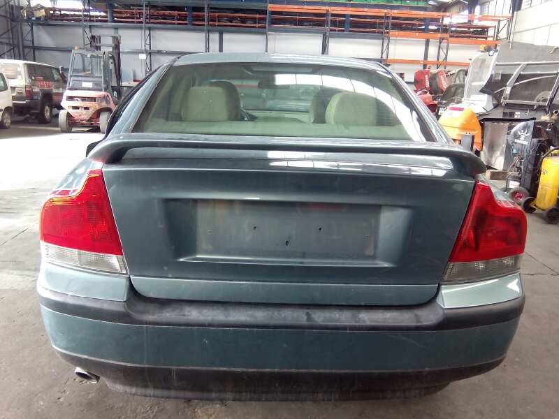 volvo s60 berlina del año 2000