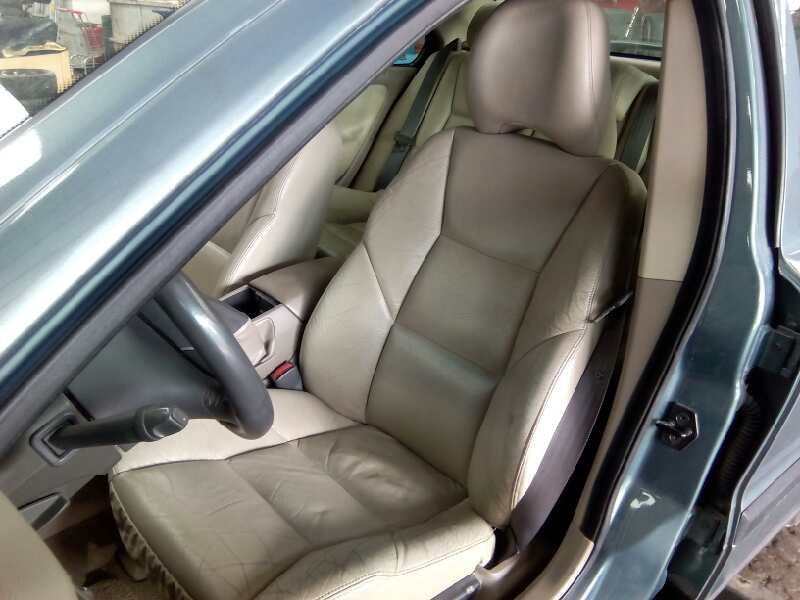 volvo s60 berlina del año 2000