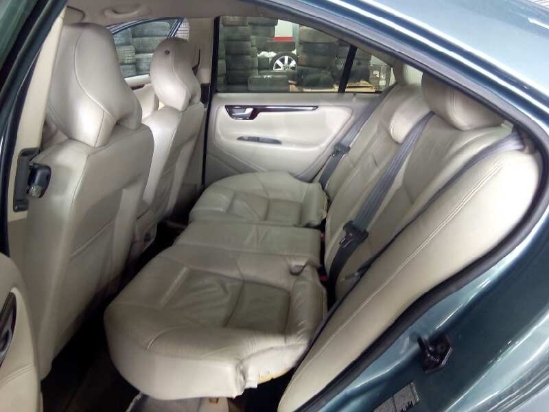 volvo s60 berlina del año 2000