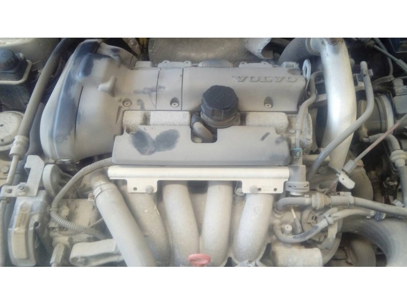 volvo v40 familiar del año 2002