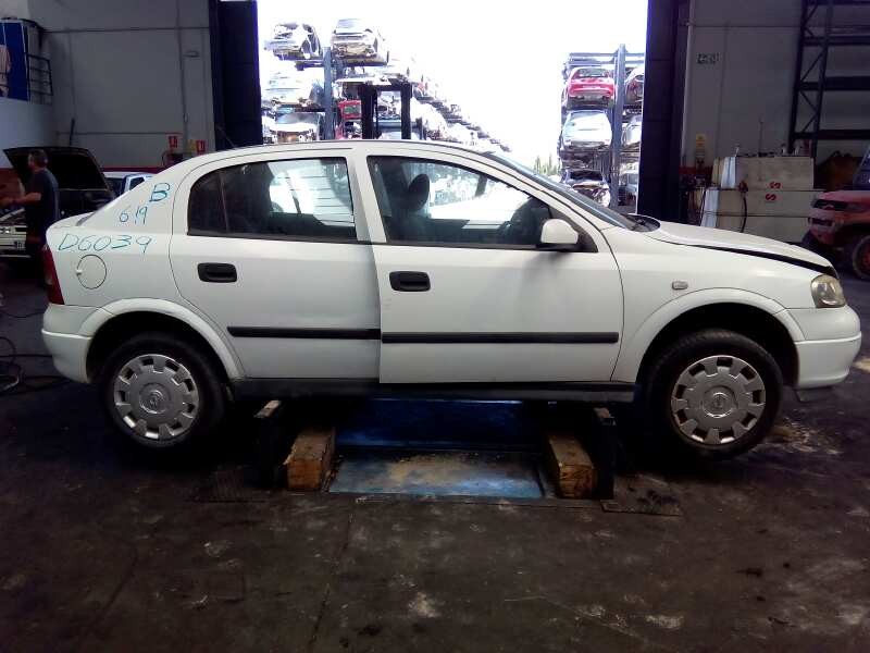 opel astra g berlina del año 2001
