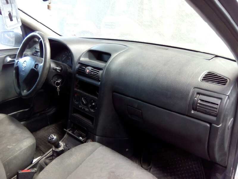 opel astra g berlina del año 2001