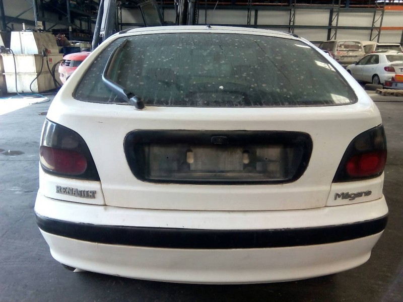 renault megane i berlina hatchback (ba0) del año 1996