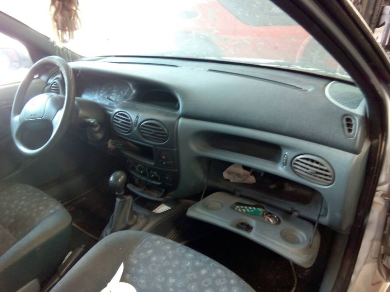 renault megane i berlina hatchback (ba0) del año 1996