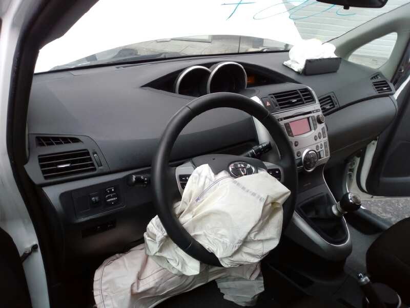 toyota verso del año 2011