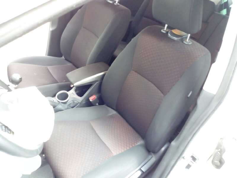toyota verso del año 2011