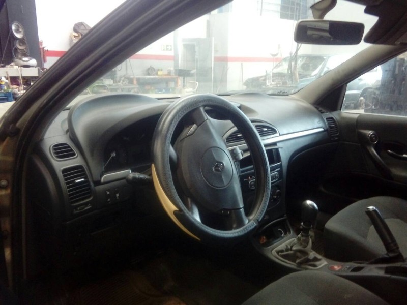 renault laguna ii (bg0) del año 2005
