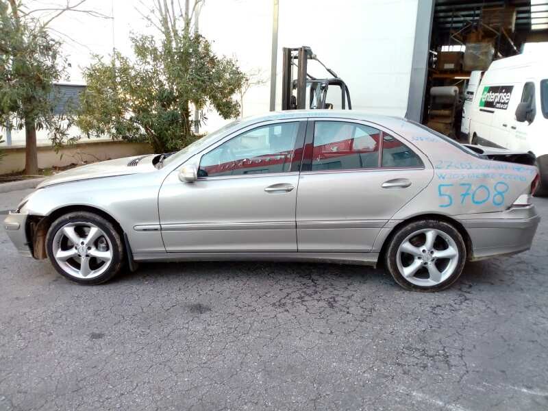 mercedes-benz clase c (w203) berlina del año 2005