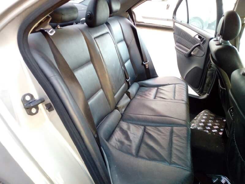 mercedes-benz clase c (w203) berlina del año 2005