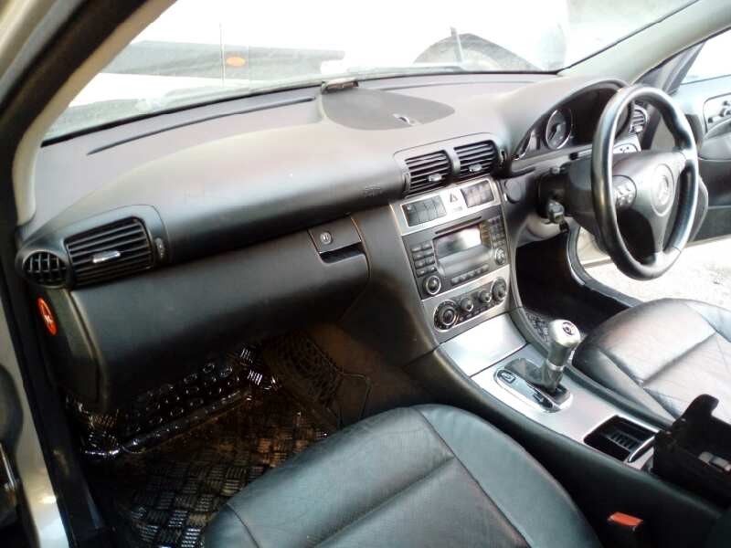 mercedes-benz clase c (w203) berlina del año 2005