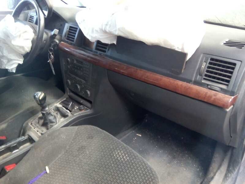 opel vectra c berlina del año 2003
