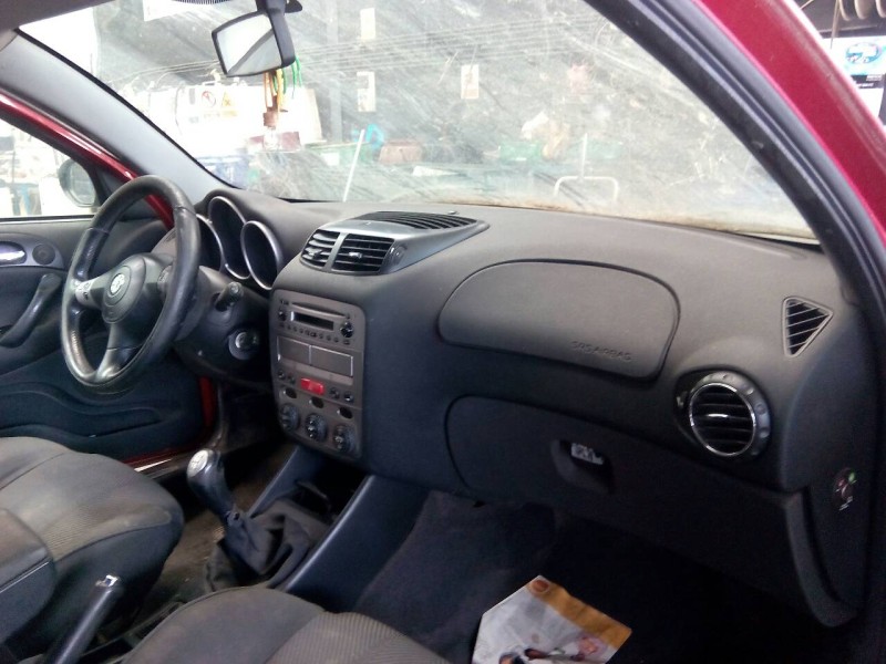 alfa romeo 147 (190) del año 2003