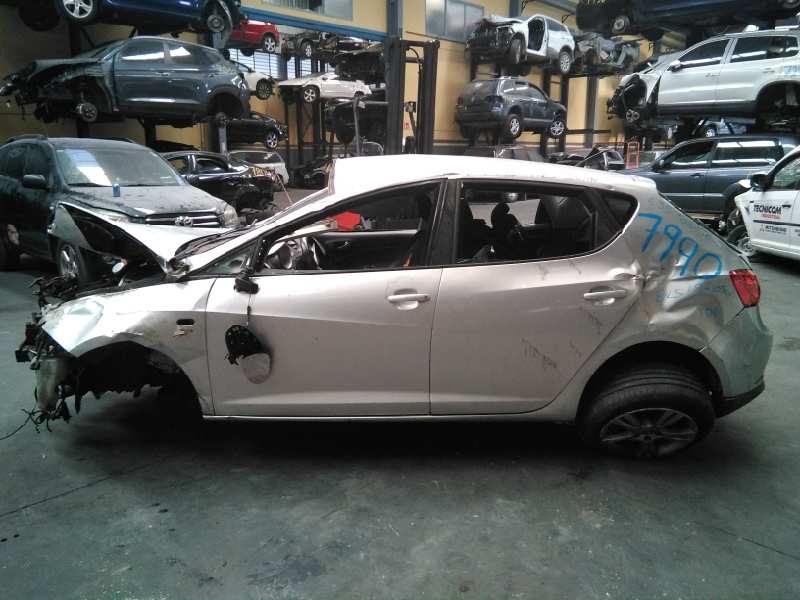 seat ibiza (6j5) del año 2009